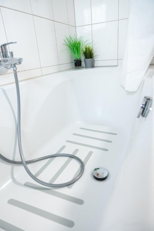 #1 Modernes Zimmer Mit Pool Und Garten Memmingen Exterior foto